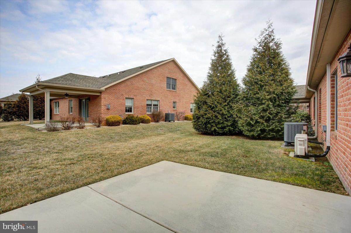 EMERALD POINTE - Residential