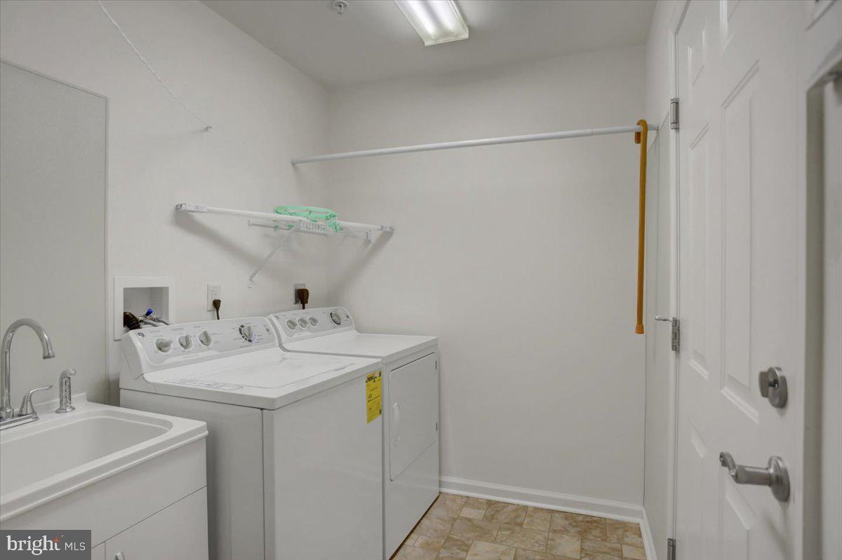 EMERALD POINTE - Residential