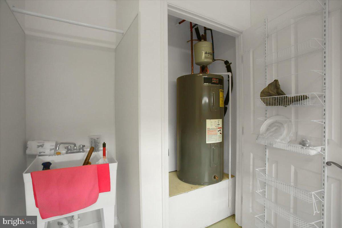 EMERALD POINTE - Residential