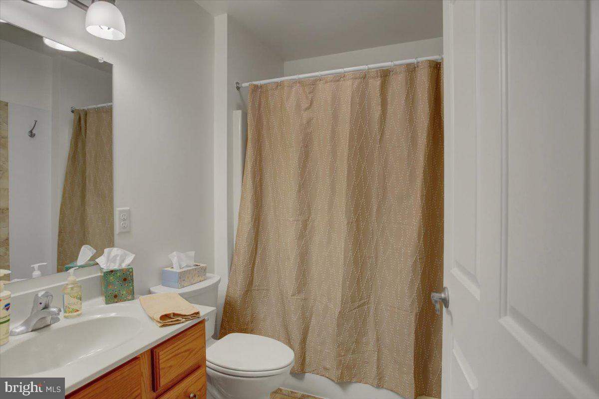 EMERALD POINTE - Residential