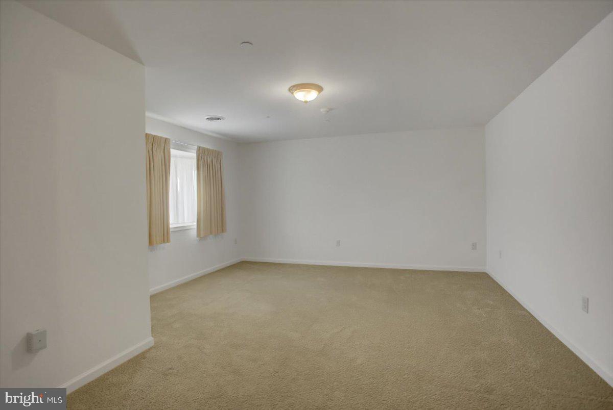 EMERALD POINTE - Residential