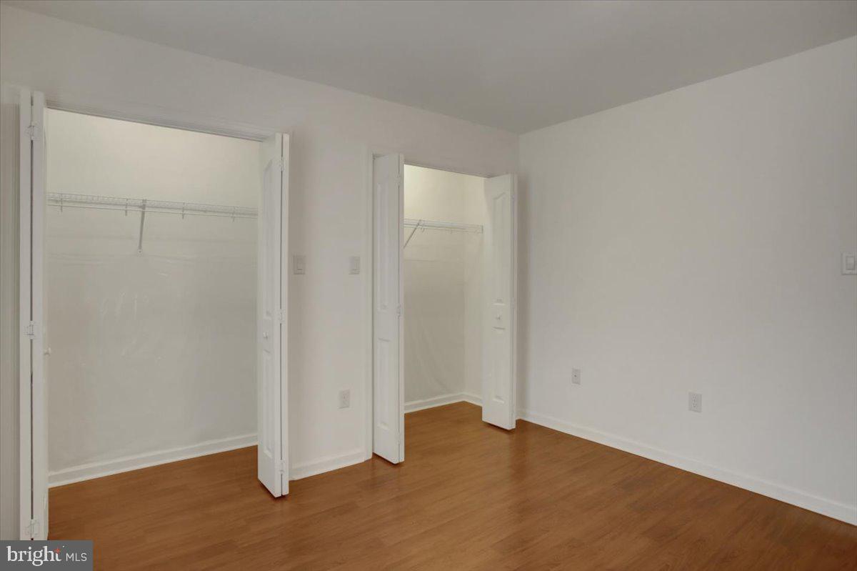 EMERALD POINTE - Residential