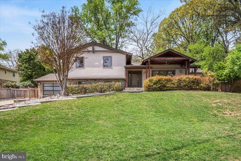 Photo of 4 Tifton Court, POTOMAC, MD 20854 (MLS # MDMC2175078)