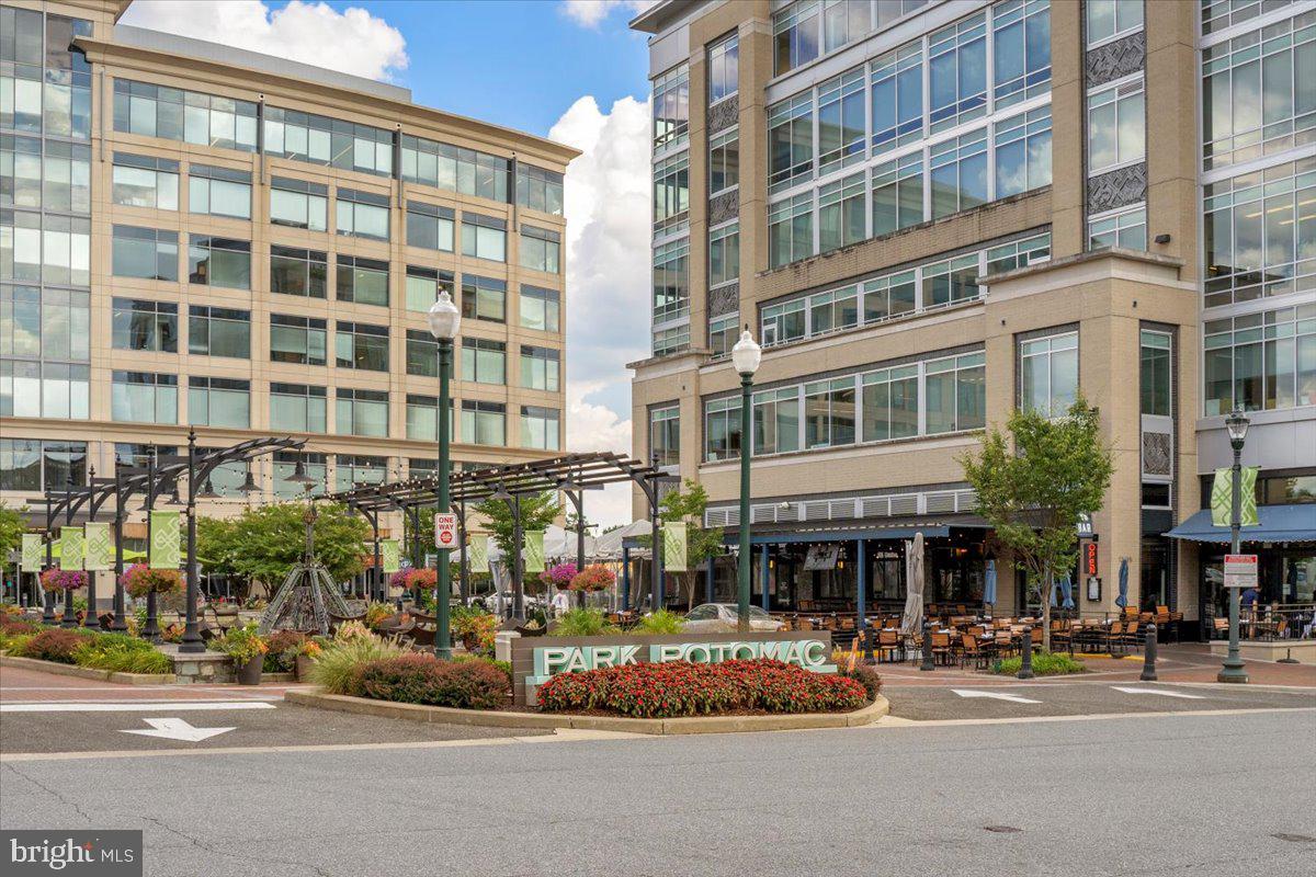 REGENCY ESTATES - Residential