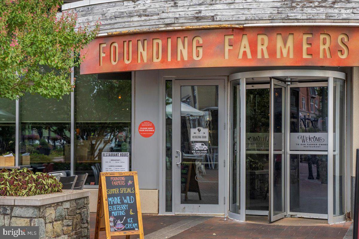 REGENCY ESTATES - Residential