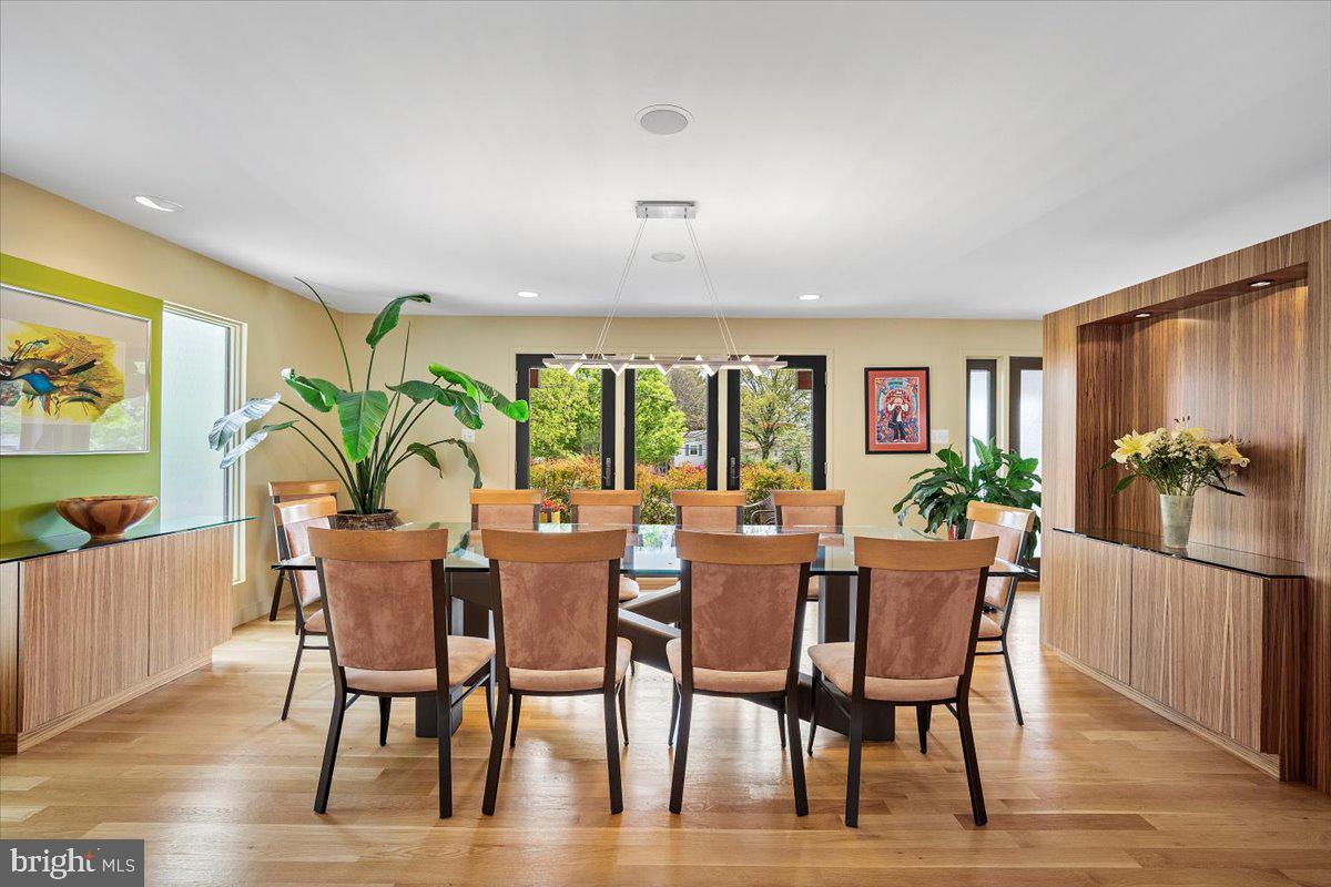 REGENCY ESTATES - Residential