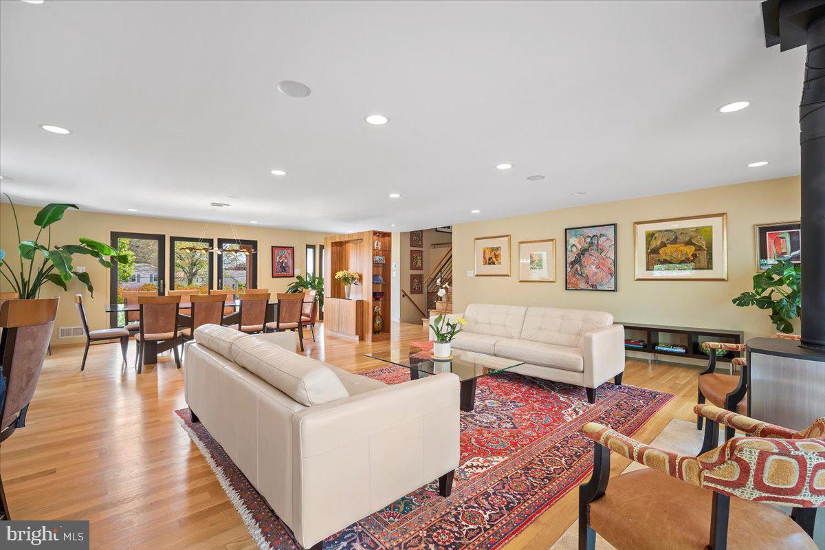 REGENCY ESTATES - Residential