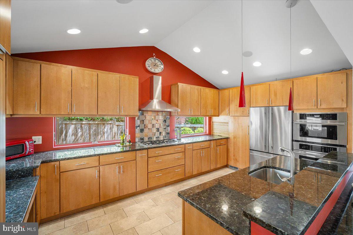 REGENCY ESTATES - Residential