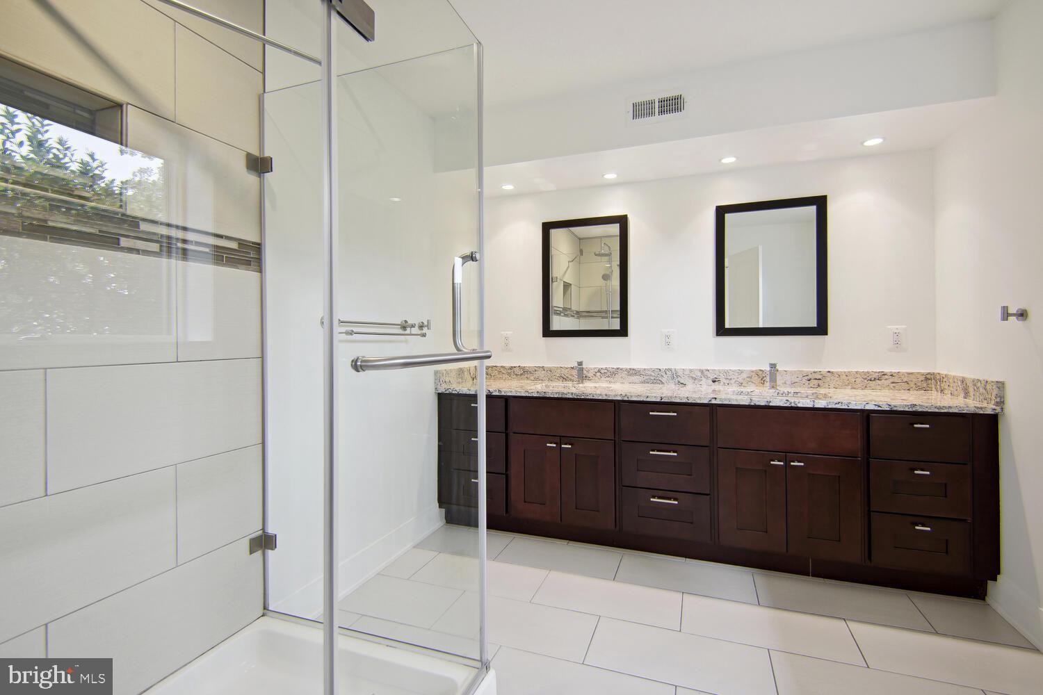 REGENCY ESTATES - Residential