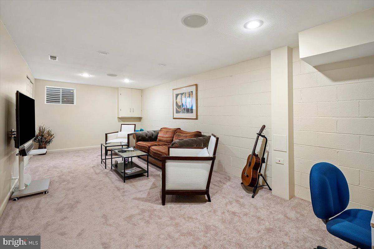 REGENCY ESTATES - Residential