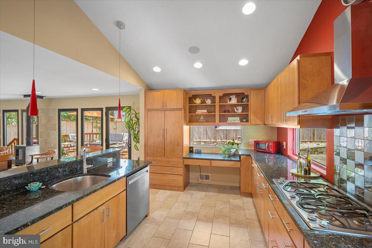 REGENCY ESTATES - Residential