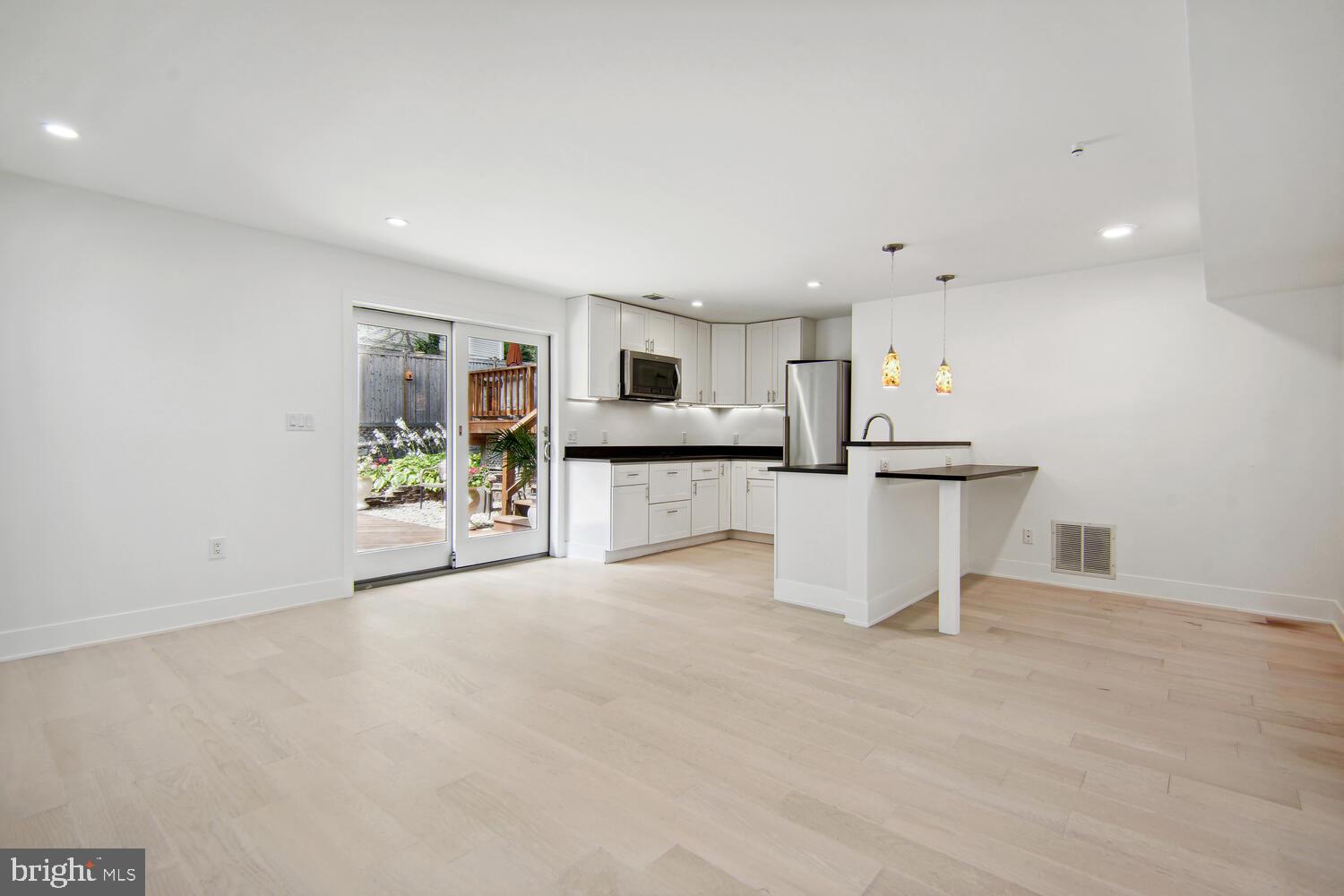 REGENCY ESTATES - Residential