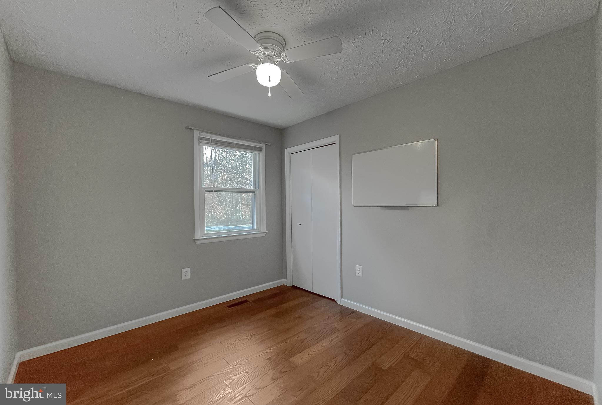 COUNTRY LAKES - Residential