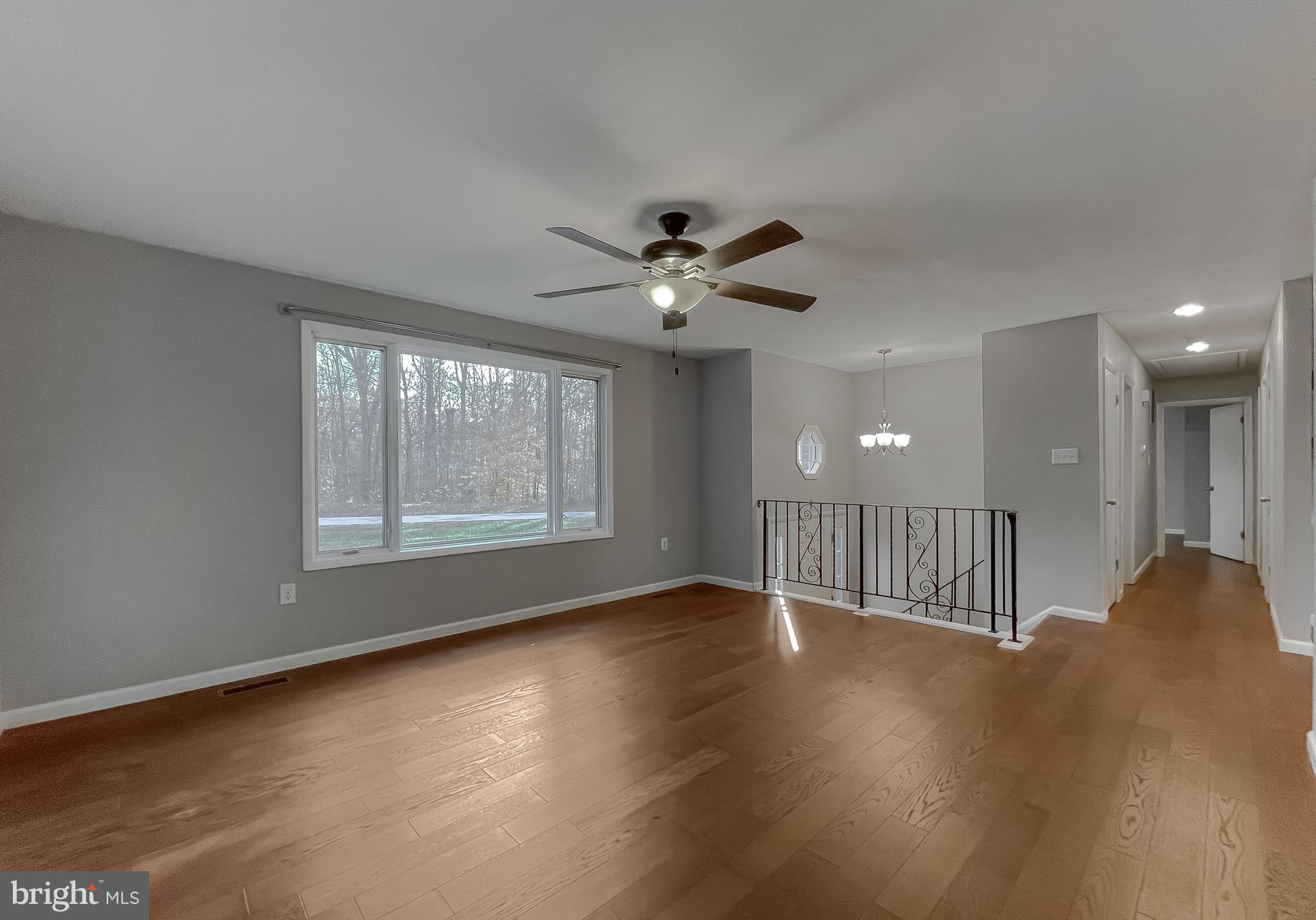 COUNTRY LAKES - Residential