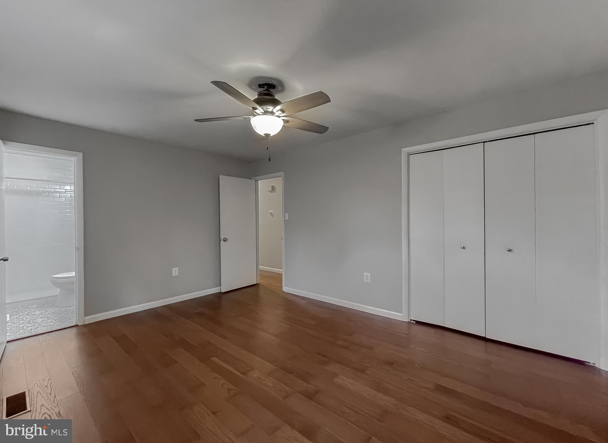 COUNTRY LAKES - Residential