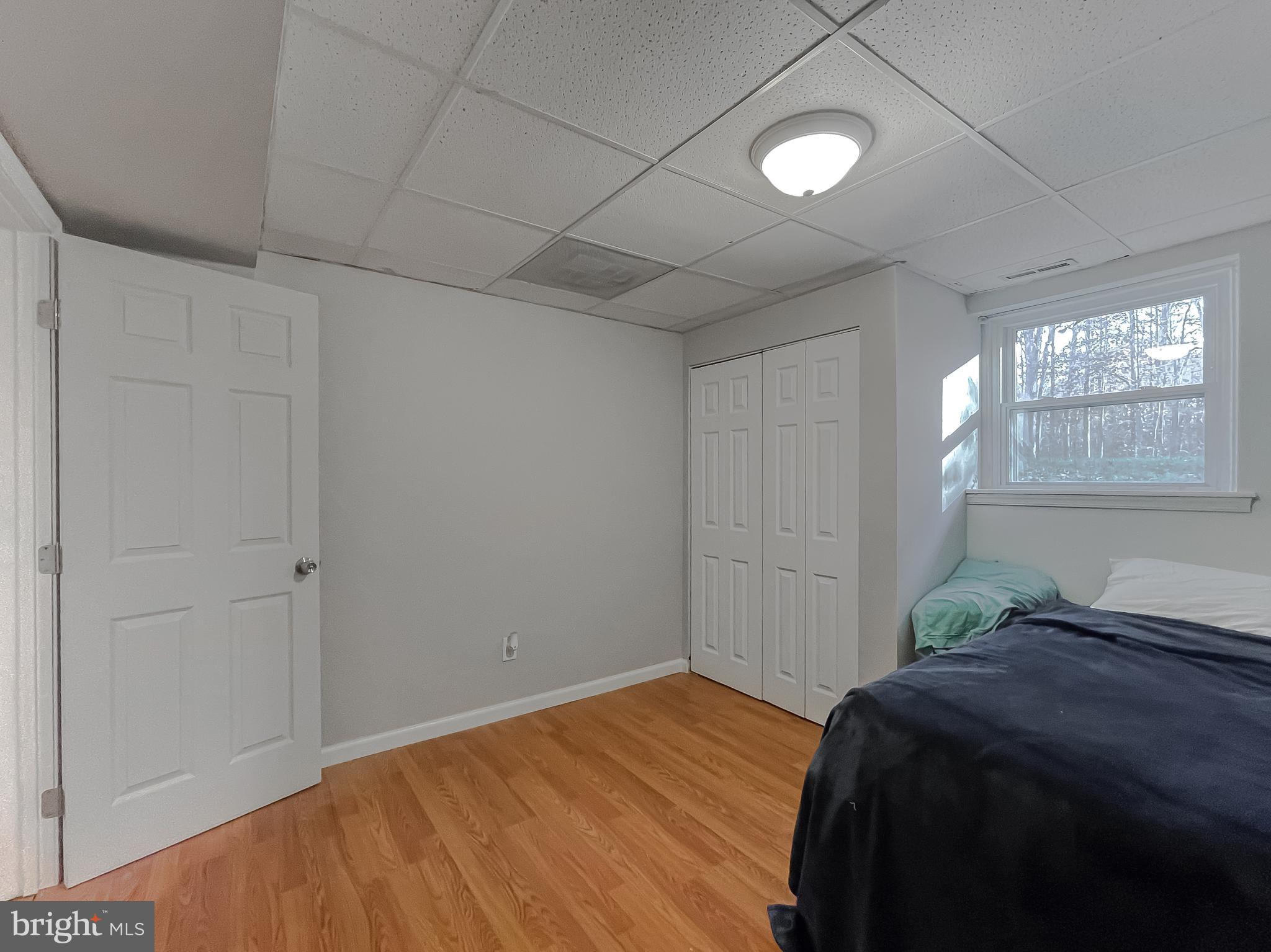 COUNTRY LAKES - Residential