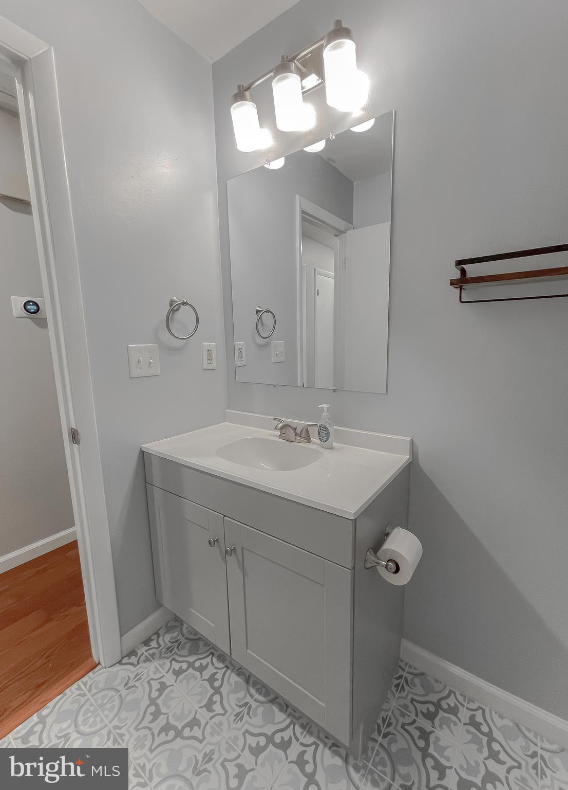 COUNTRY LAKES - Residential