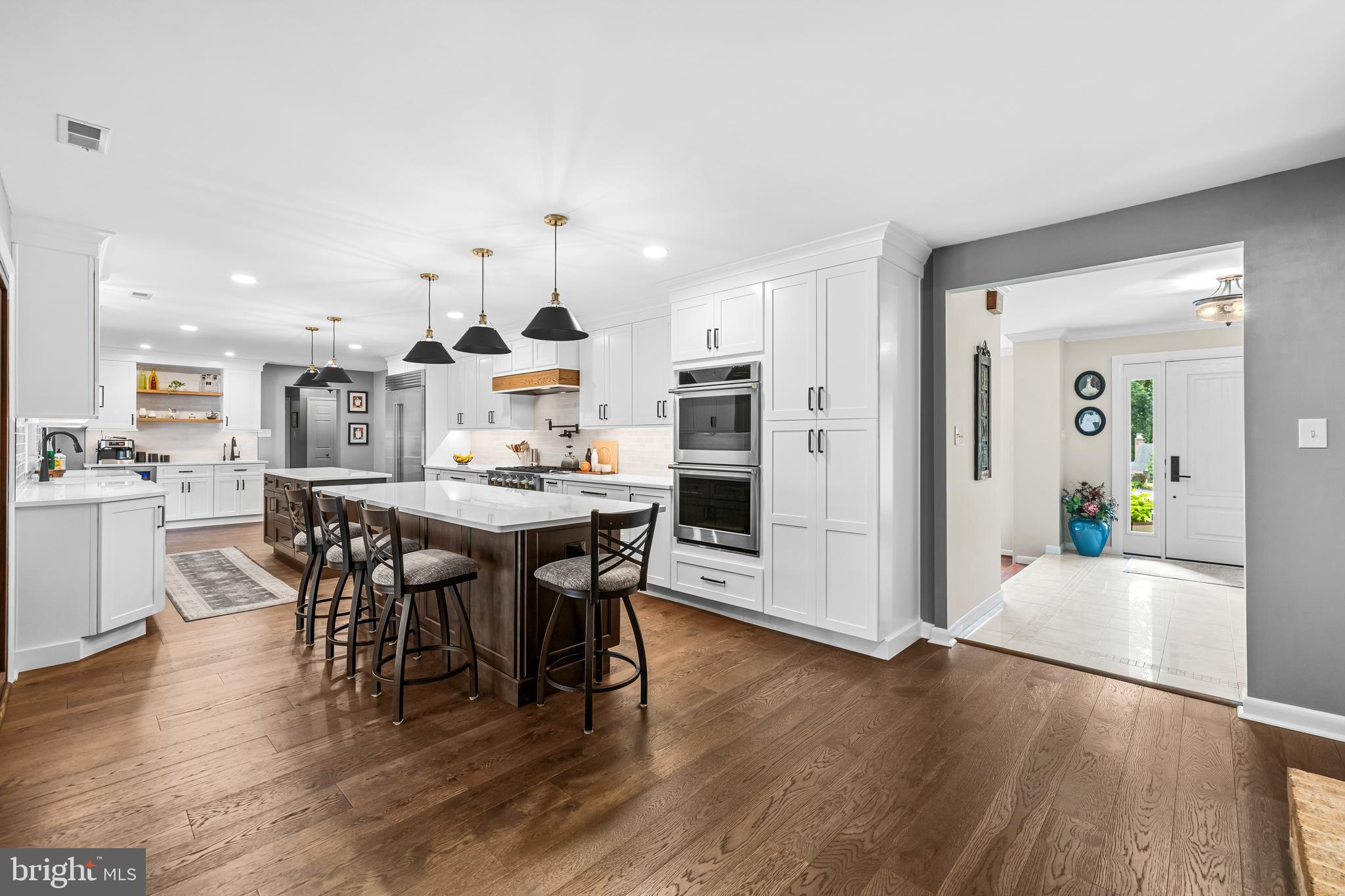 HOLLY KNOLL - Residential