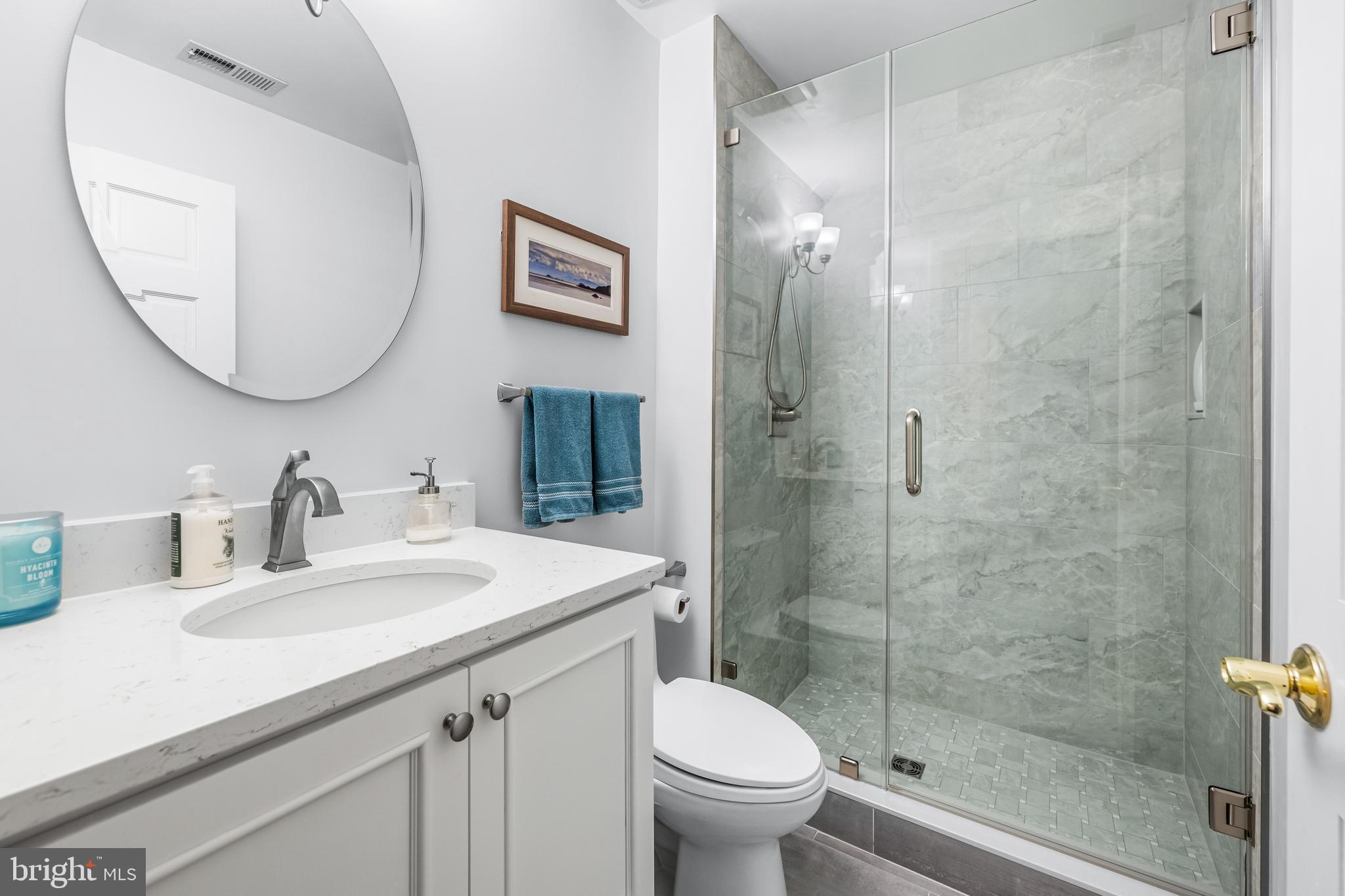 HOLLY KNOLL - Residential