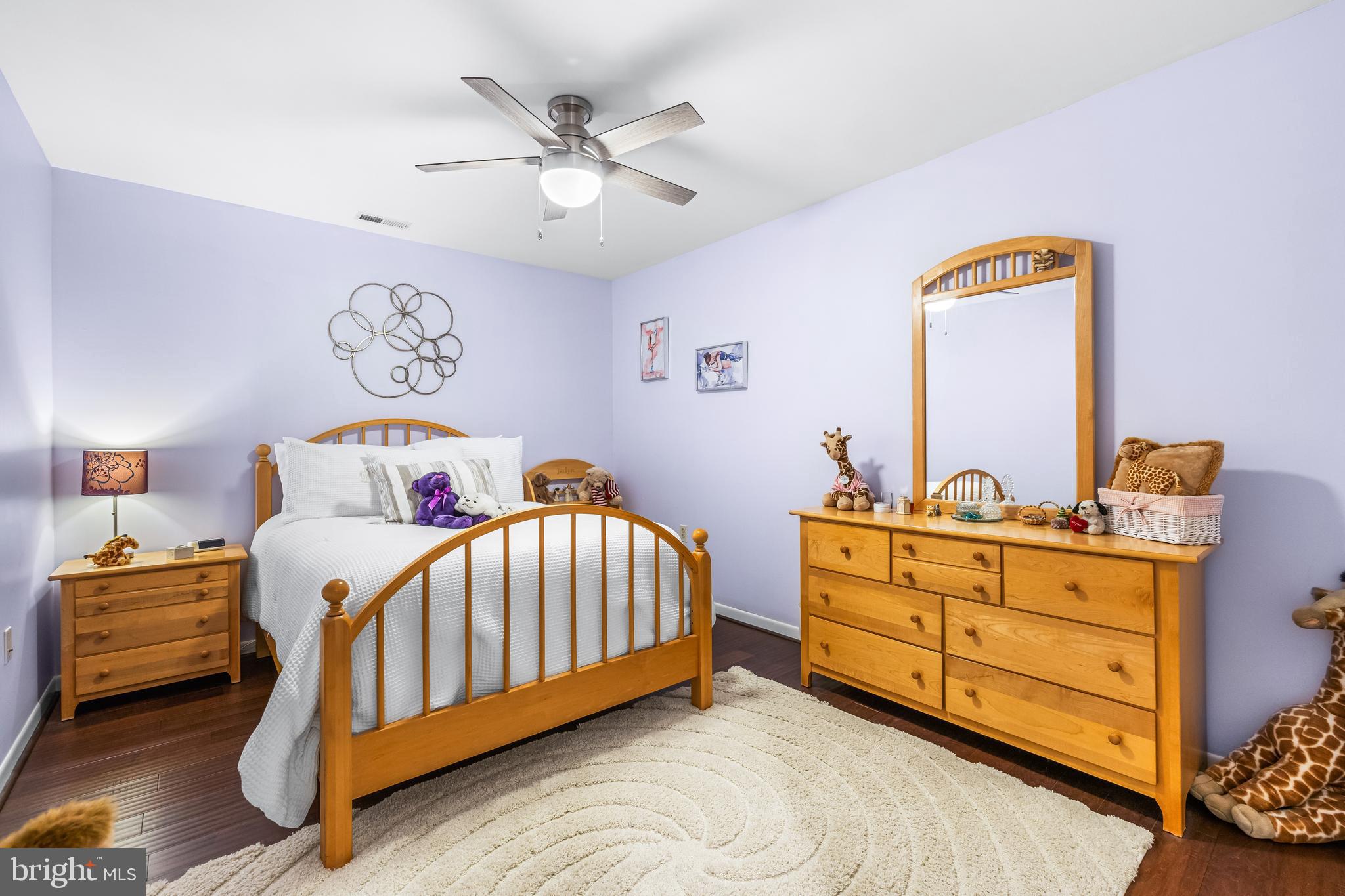 HOLLY KNOLL - Residential