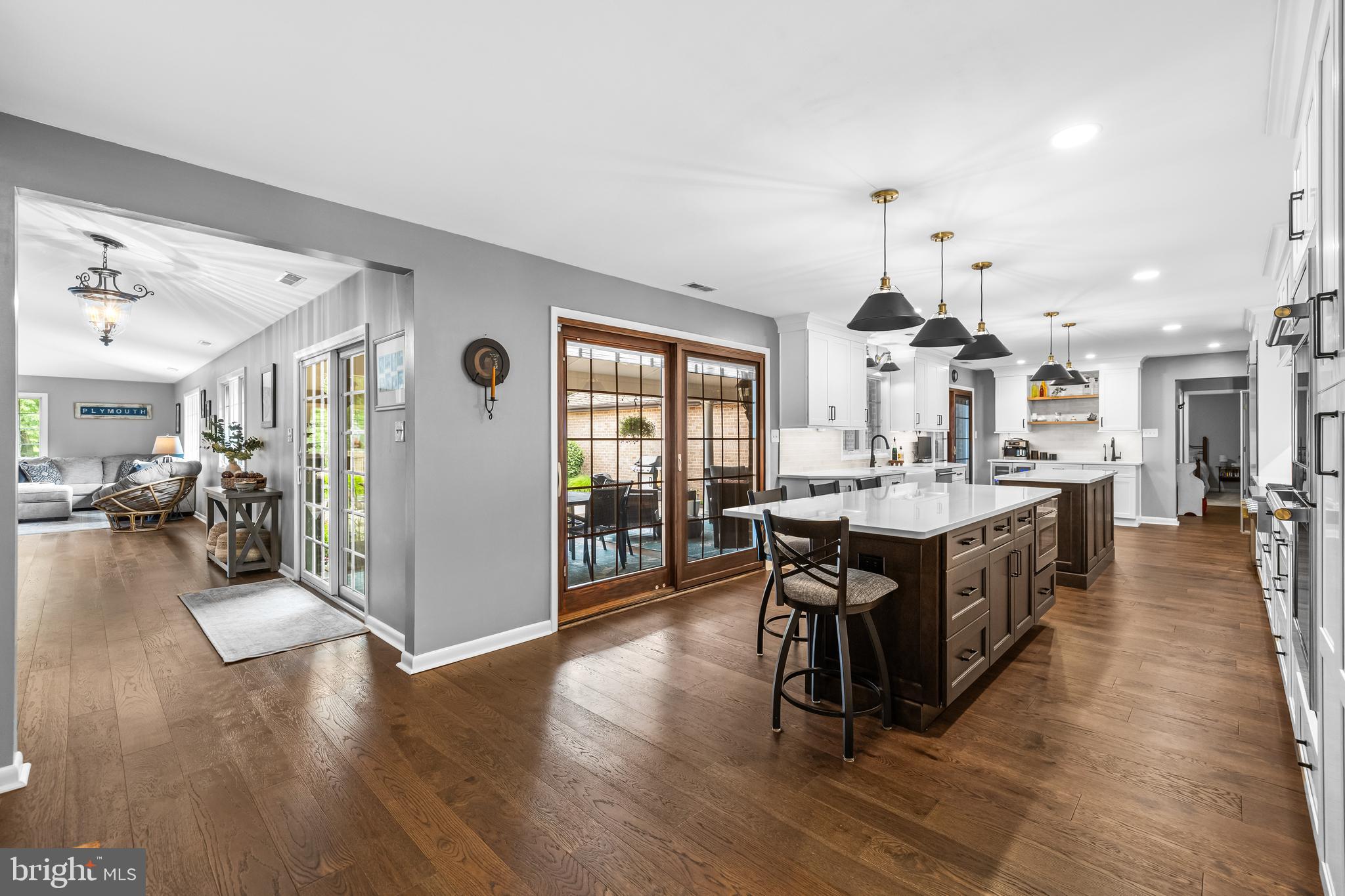 HOLLY KNOLL - Residential