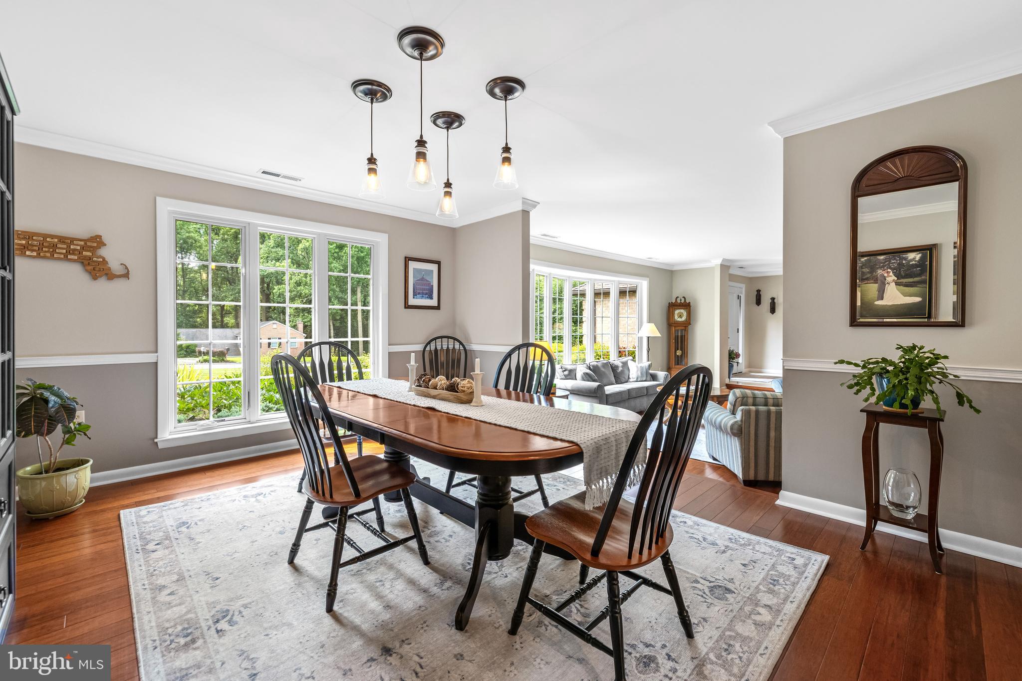 HOLLY KNOLL - Residential