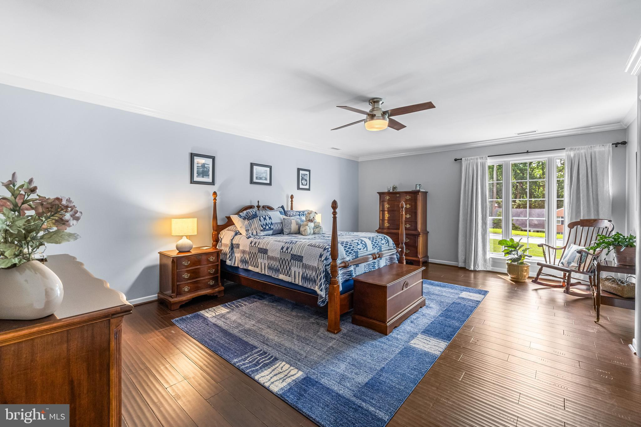 HOLLY KNOLL - Residential