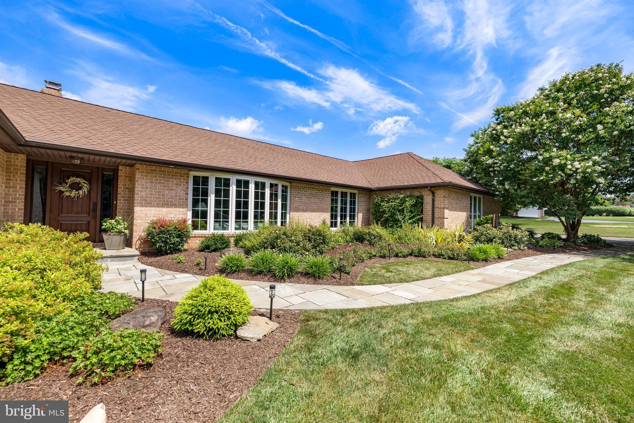 HOLLY KNOLL - Residential