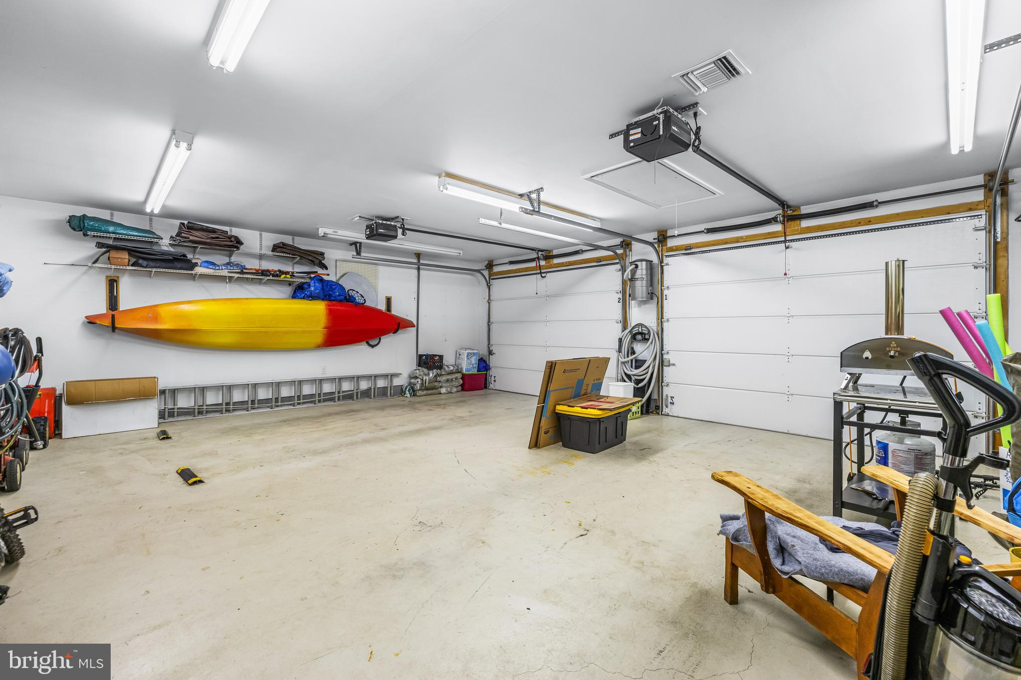 HOLLY KNOLL - Residential