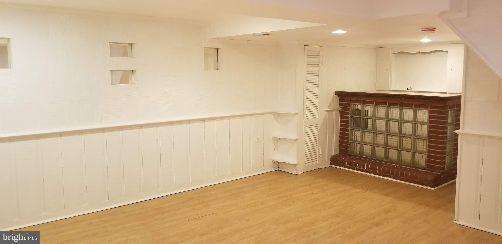 GRAY MANOR HOMES - Residential Lease