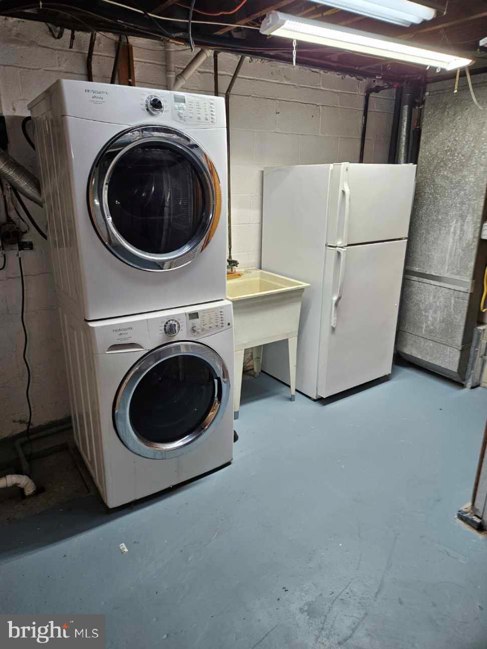 GRAY MANOR HOMES - Residential Lease