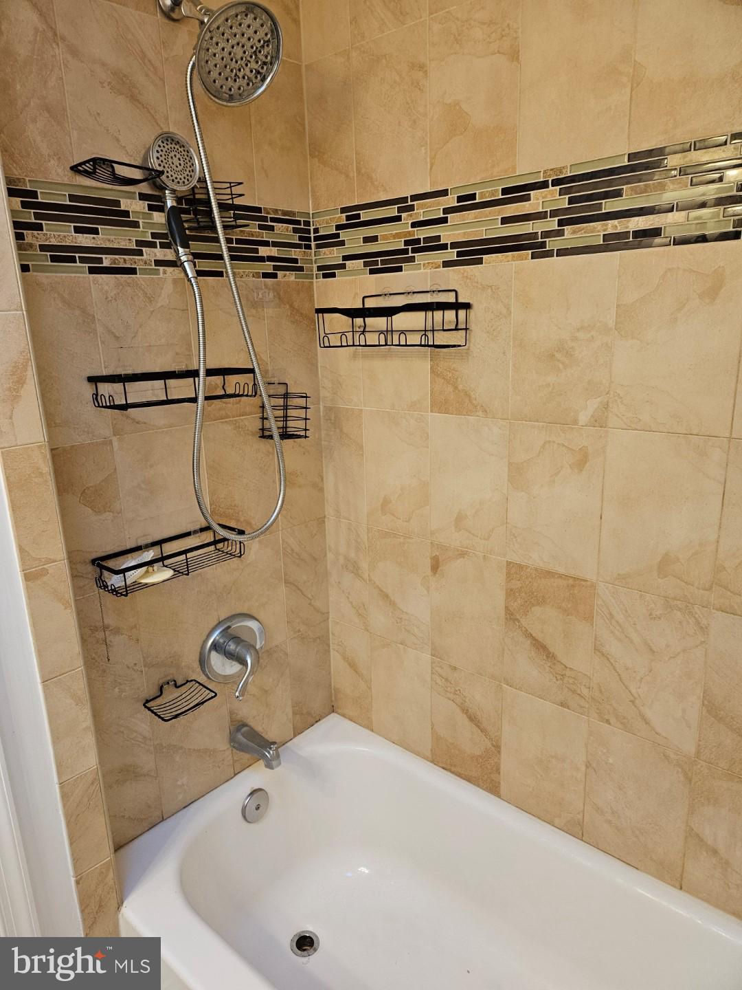 GRAY MANOR HOMES - Residential Lease