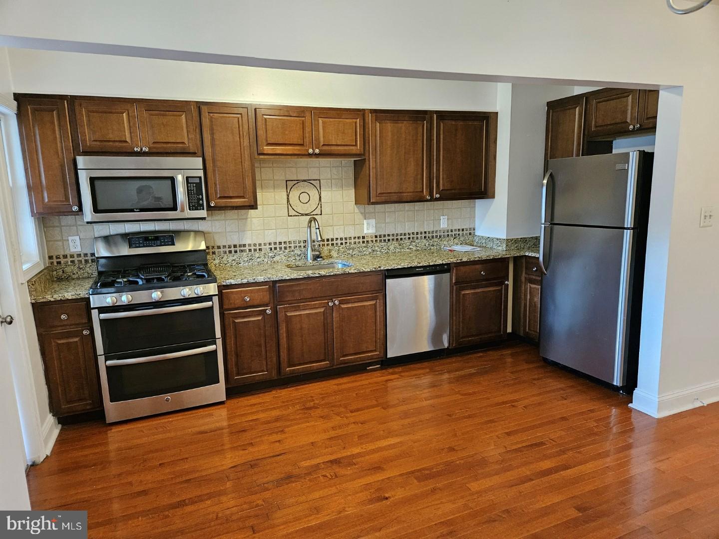 GRAY MANOR HOMES - Residential Lease