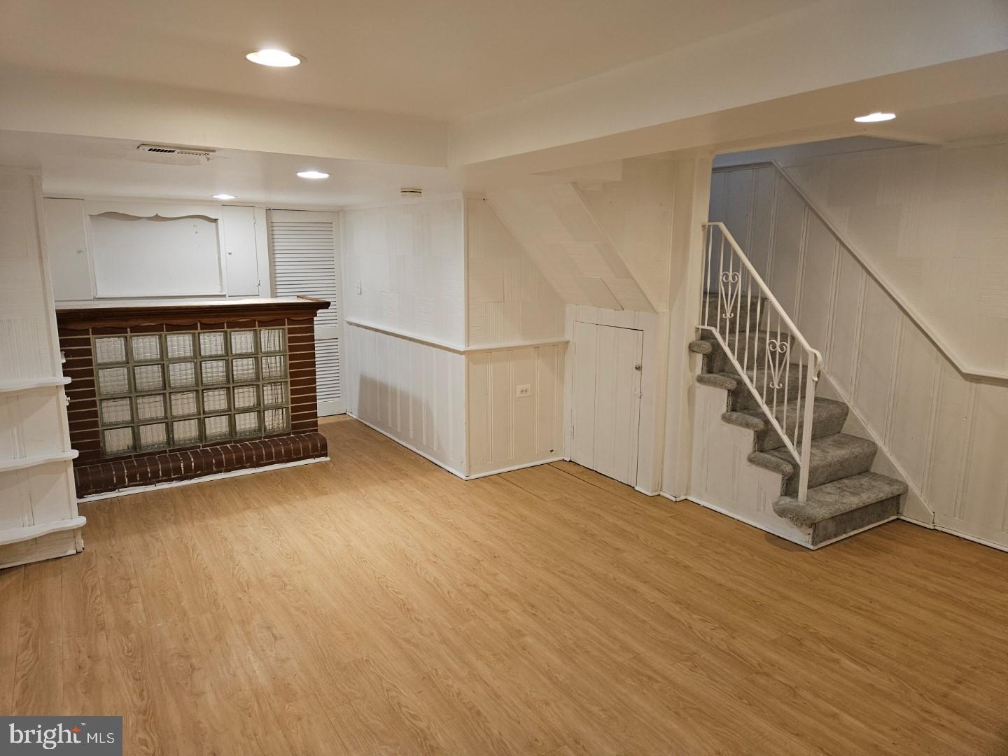 GRAY MANOR HOMES - Residential Lease