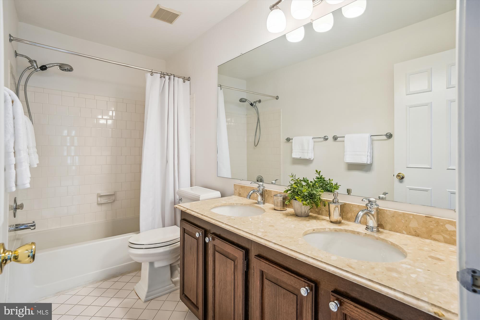 FRANKLIN FARM - Residential