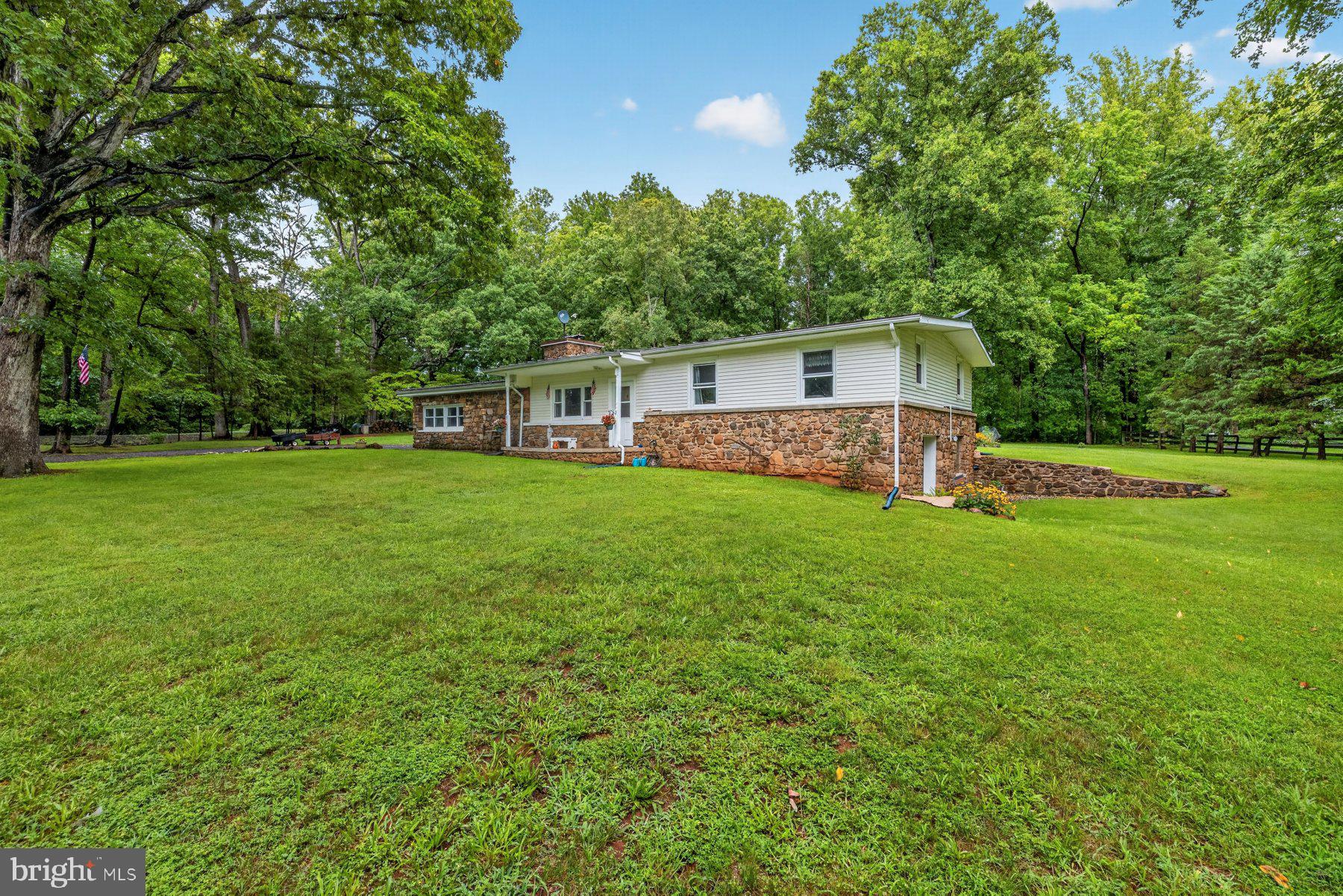 9383 ROGUES ROAD