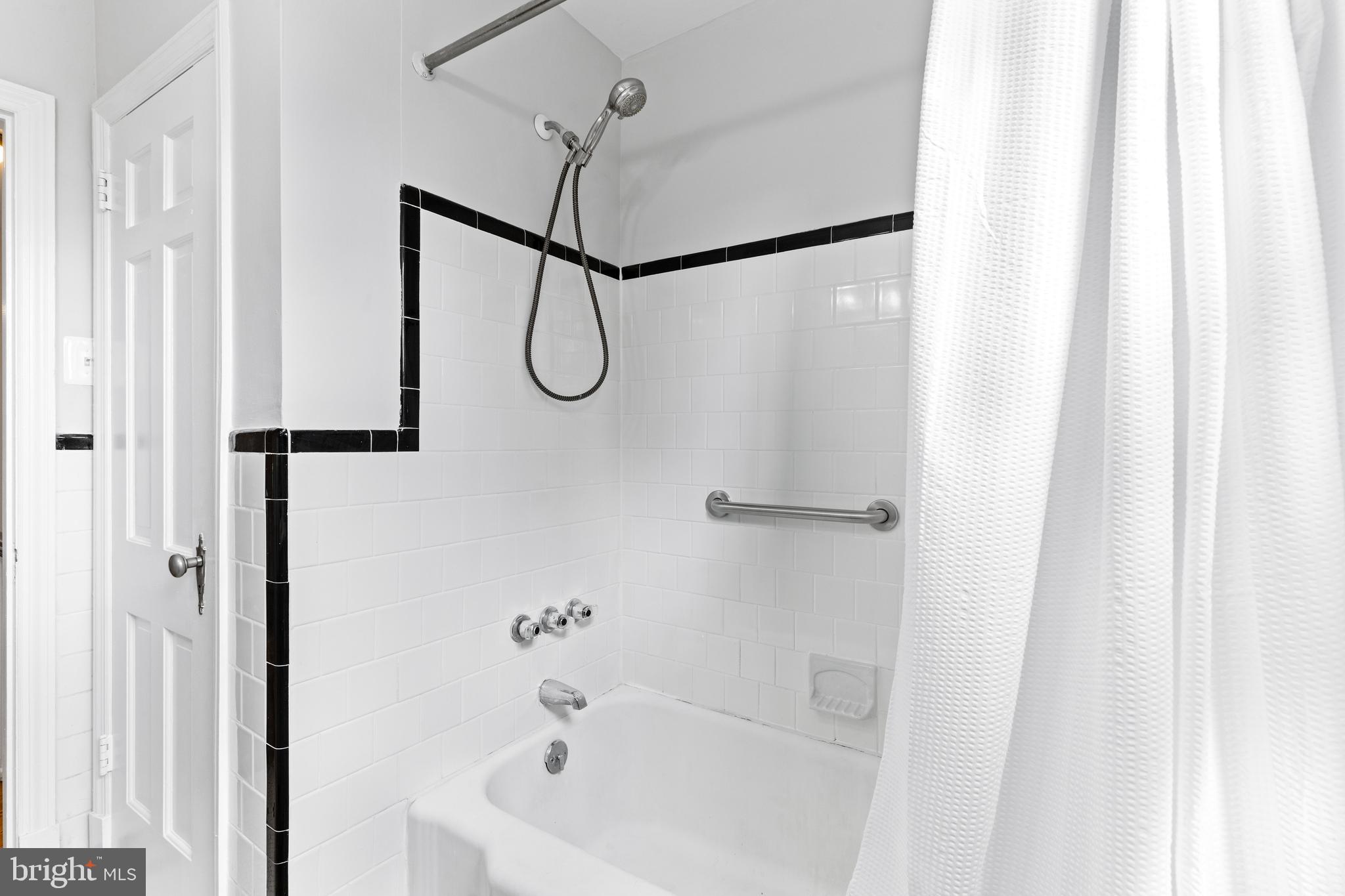 ACADEMY HEIGHTS - Residential