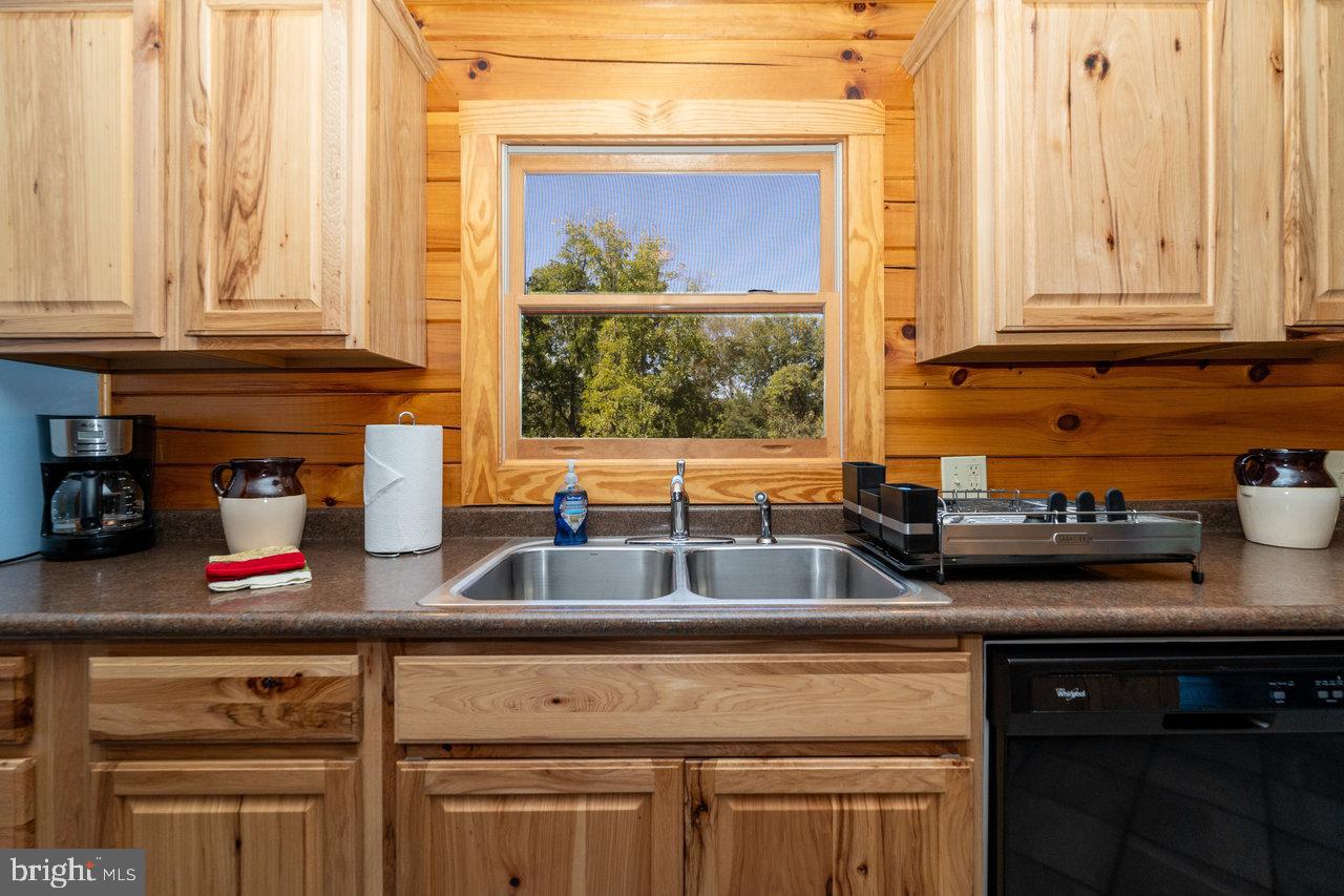 RIVER HILLS - Residential