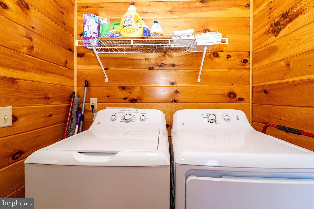 RIVER HILLS - Residential