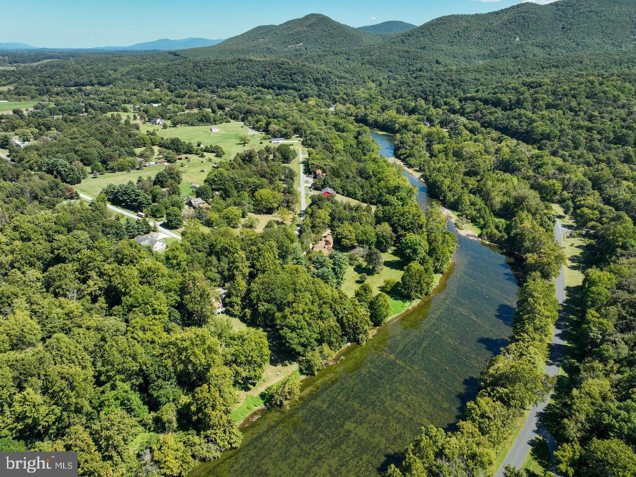 RIVER HILLS - Residential