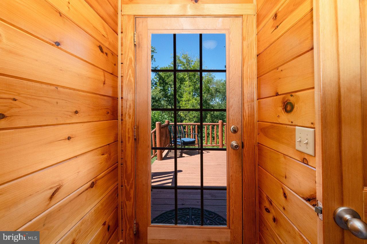 RIVER HILLS - Residential