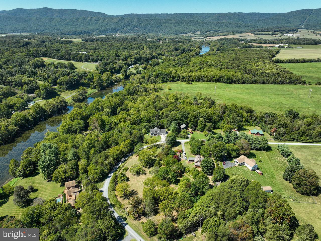 RIVER HILLS - Residential