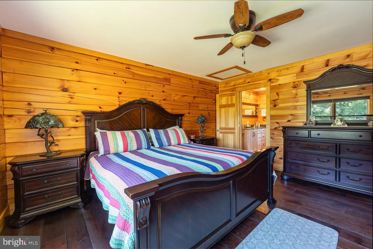 RIVER HILLS - Residential