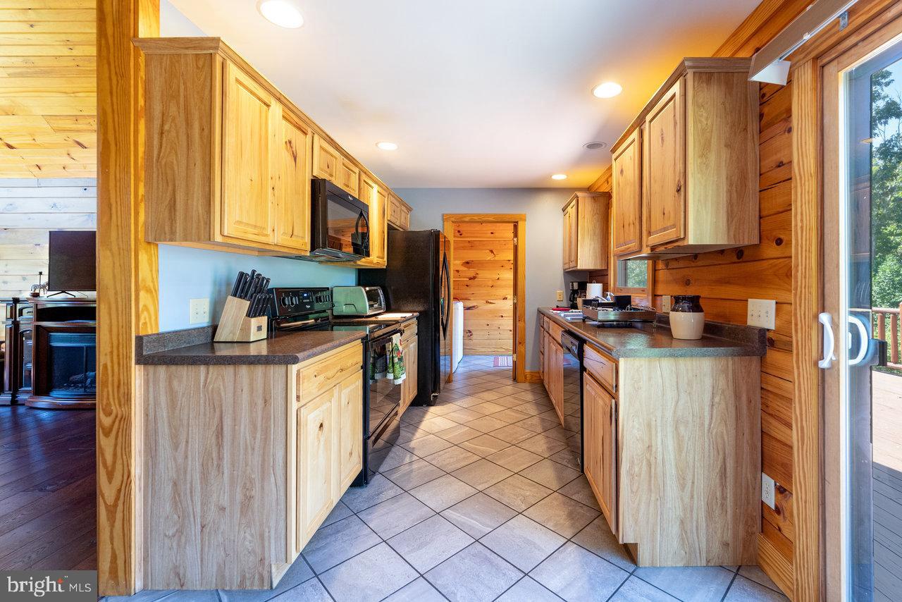 RIVER HILLS - Residential