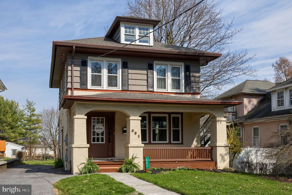 Photo of 631 S Broad Street, LITITZ, PA 17543 (MLS # PALA2085222)