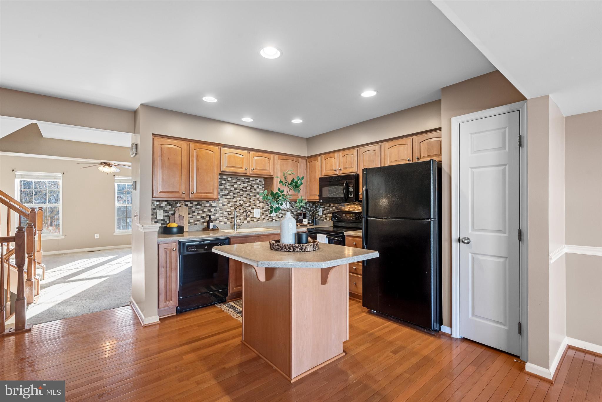 LAKELAND PLACE - Residential