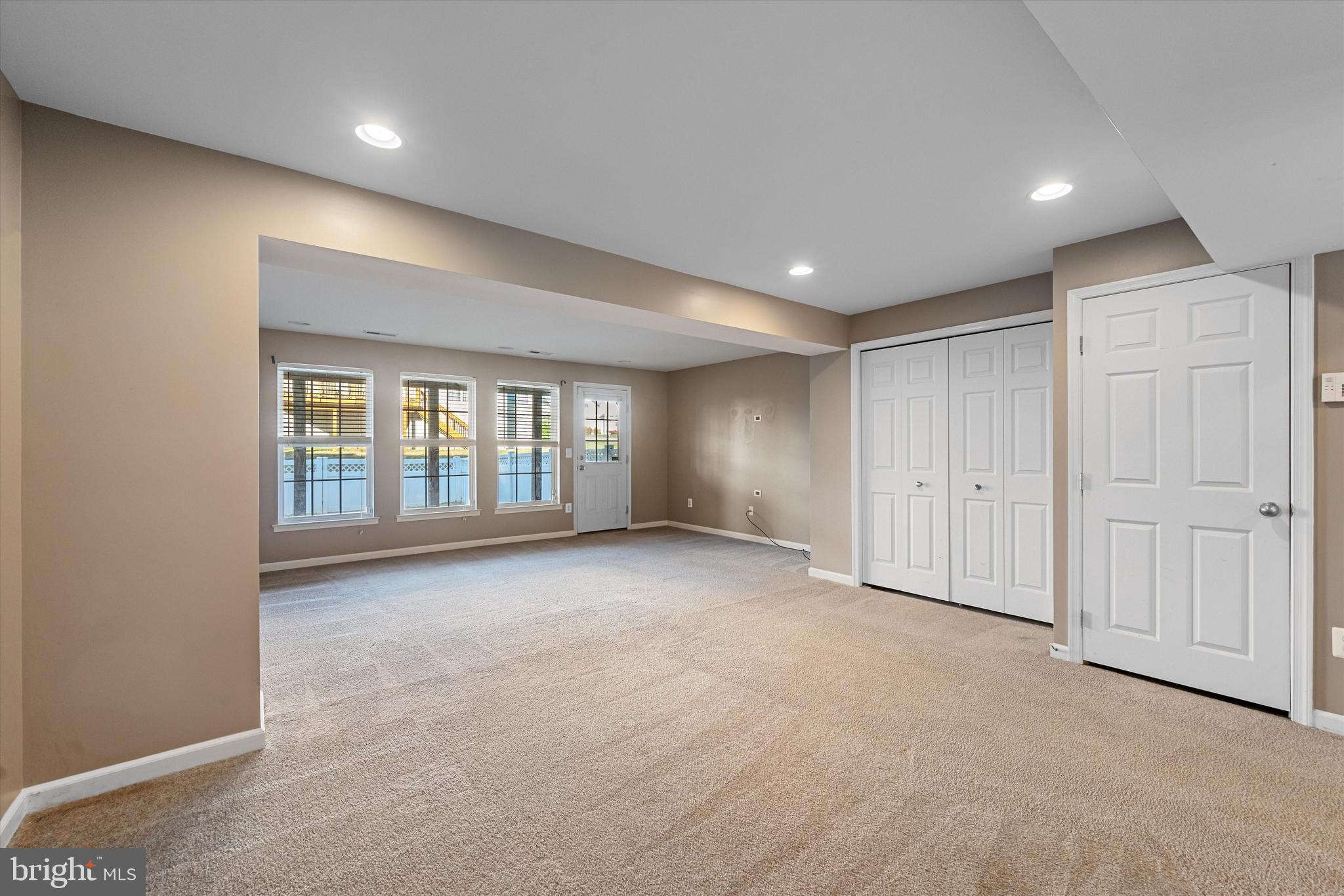 LAKELAND PLACE - Residential