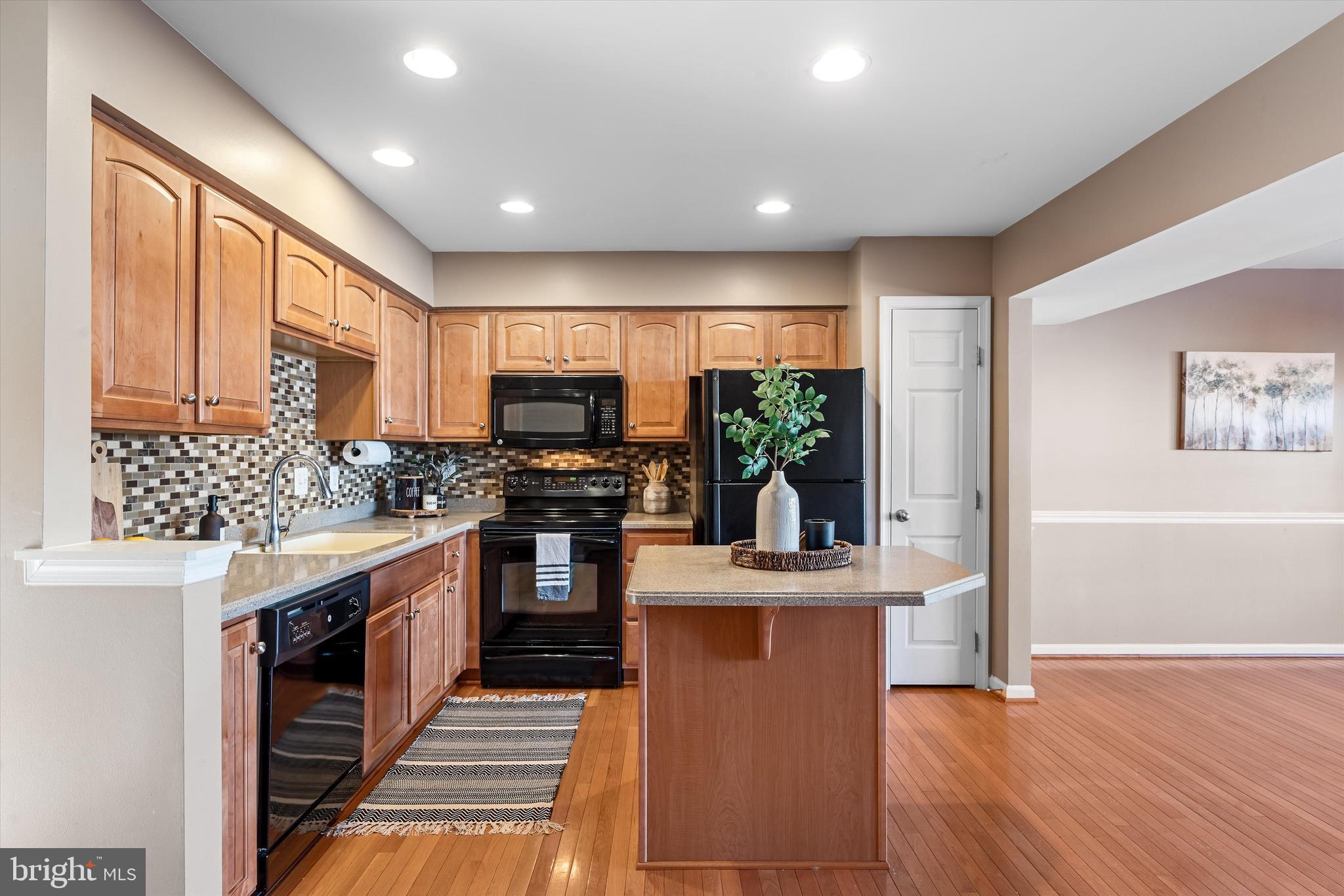 LAKELAND PLACE - Residential