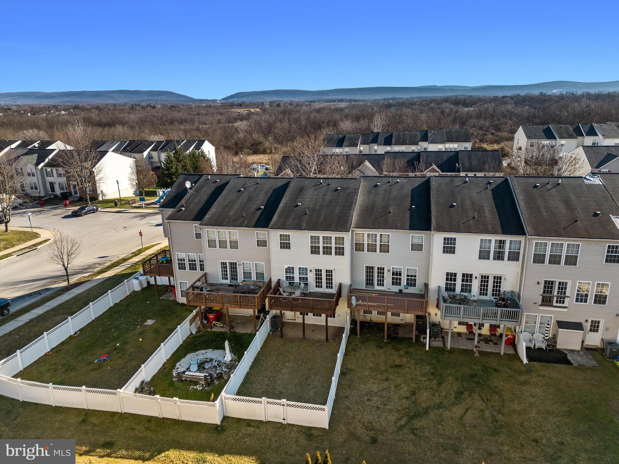 LAKELAND PLACE - Residential