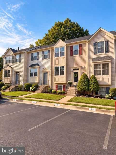 Townhouse For Sale - 8838 Lane Scott Court<br/> MANASSAS, VA 20110